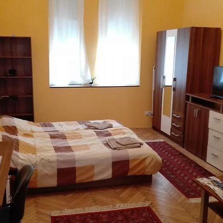 Cute Apartment Close To The Center Budapest Esterno foto